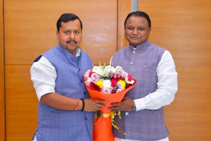 Mohan Charan Majhi (right) with Nitin Nabin in Delhi on Friday