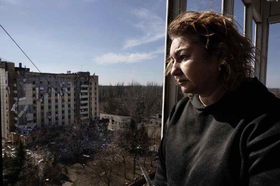 Looking at Women Looking at War review