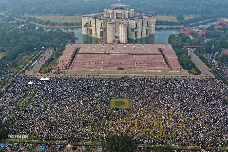 Mourners at the funeral prayers for Khaleda Zia outside the Parliament building in Dhaka on Wednesday.