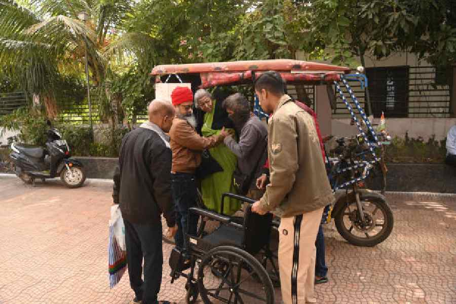 Elderly voters at SIR camp
