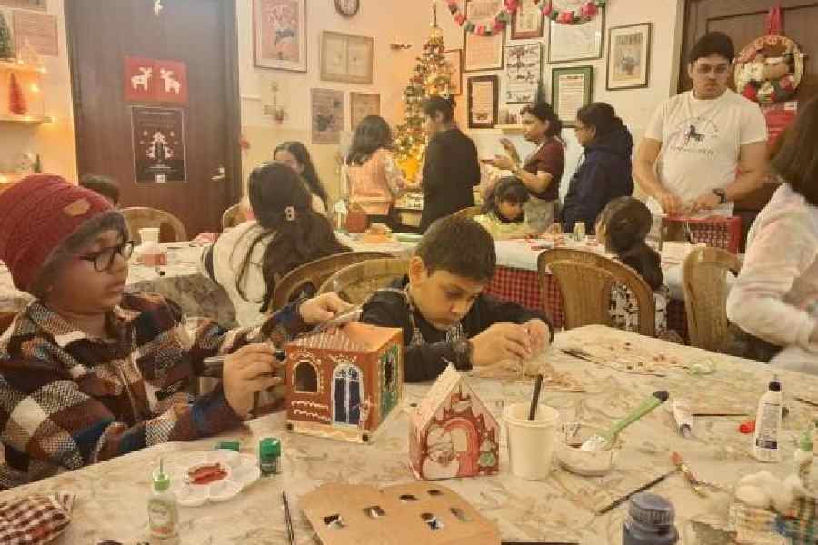 Kids build the houses at Busy Bee. Picture by Shatadipa Bhattacharya