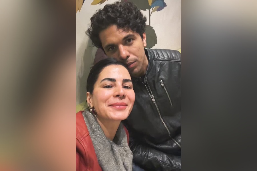 (left to right) Kirti Kulhari and Rajeev Siddhartha