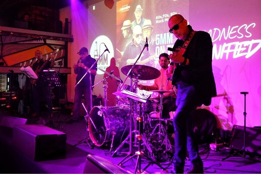 Amyt Datta performing with Mainak ‘Bumpy’ Nag Choudhury and Pervez Qadir