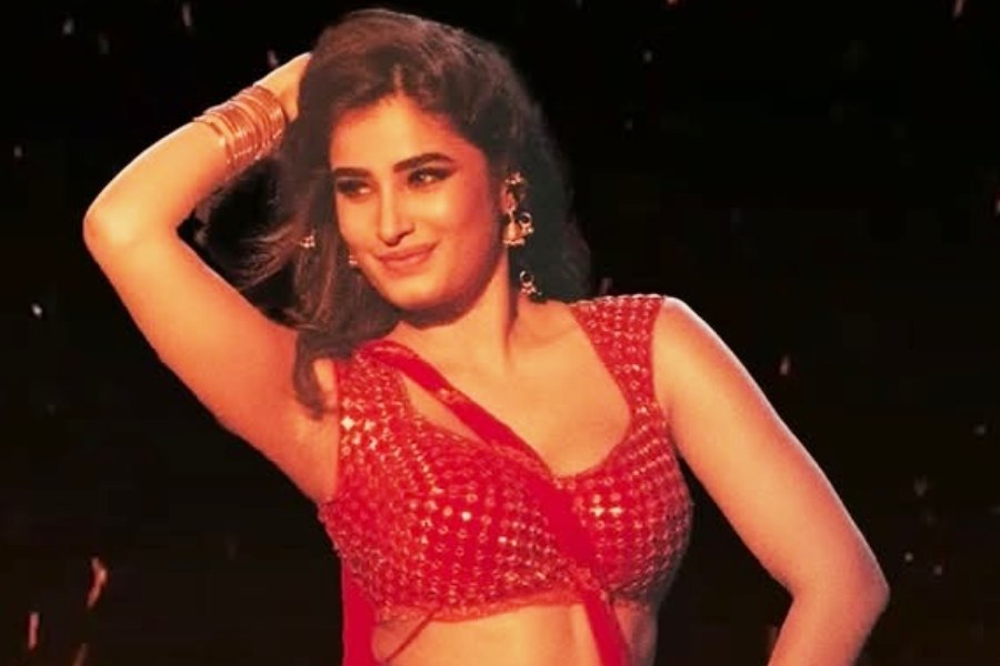 Rasha Thadani in ‘Azaad’ song ‘Uyi Amma’