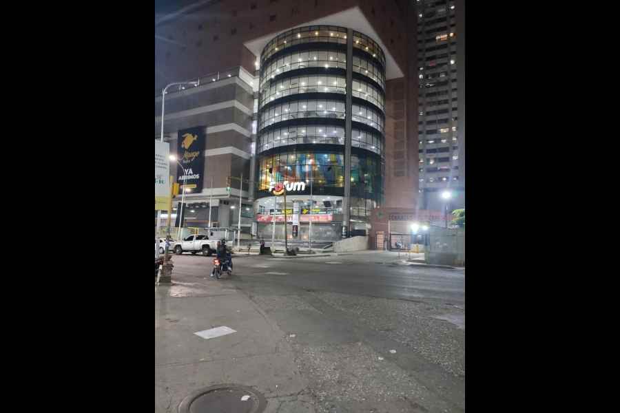 A deserted curb in Caracas