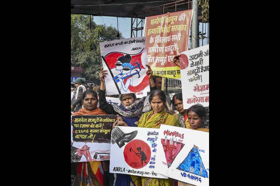All India Agricultural Workers' Union members stage a protest against the central government replacing the MGNREGA with Viksit Bharat Guarantee for Rozgar and Ajeevika Mission (Gramin) (VB-G RAM G) Bill, in Patna