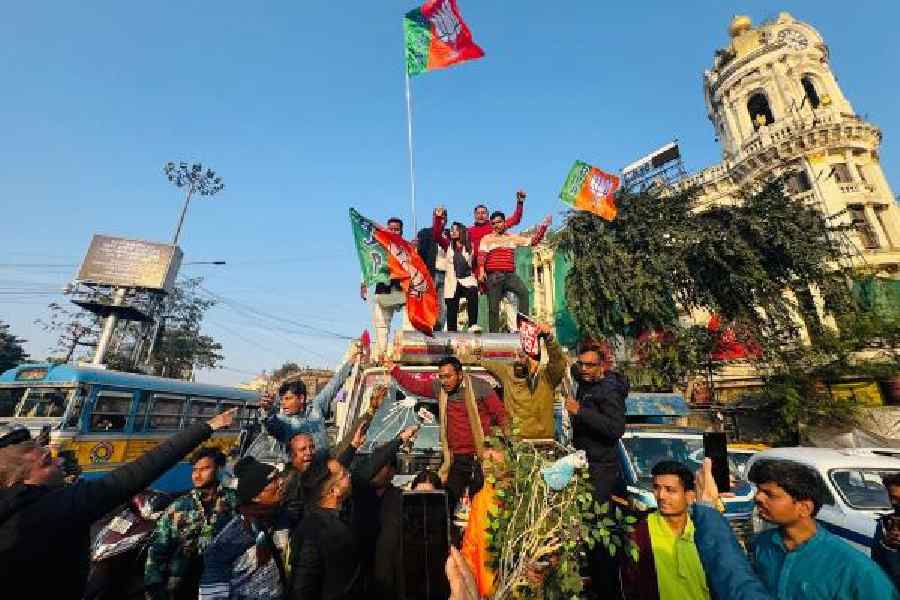 BJP workers protest in Calcutta on Friday against Mamata Banerjee's obstruction of the ED raids