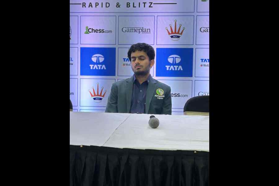 An emotional Nihal Sarin takes a pause during Friday’s news conference at Dhono Dhanyo Auditorium. Sarin won the rapid section of the Tata Steel Chess India. 