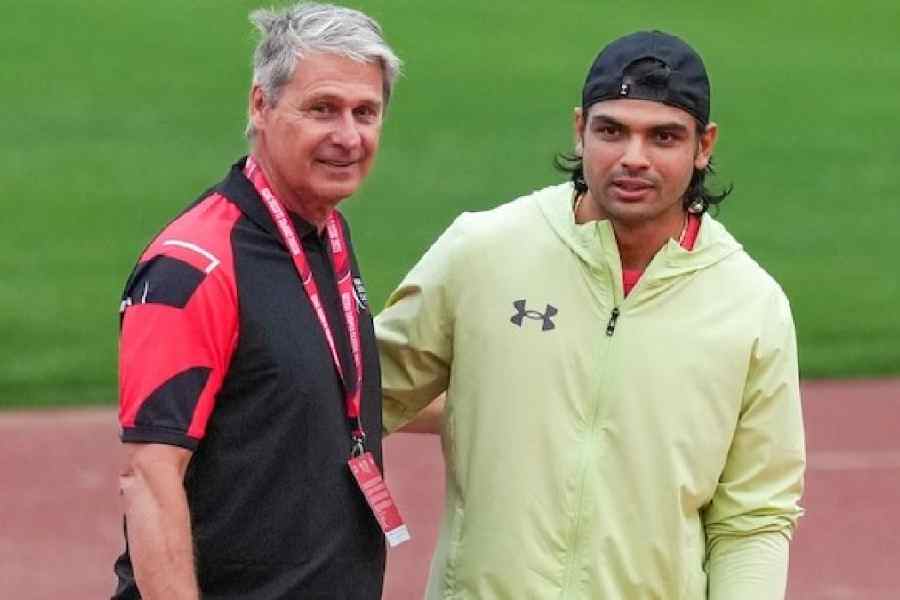 Jan Zelezny (left) and Neeraj Chopra. 