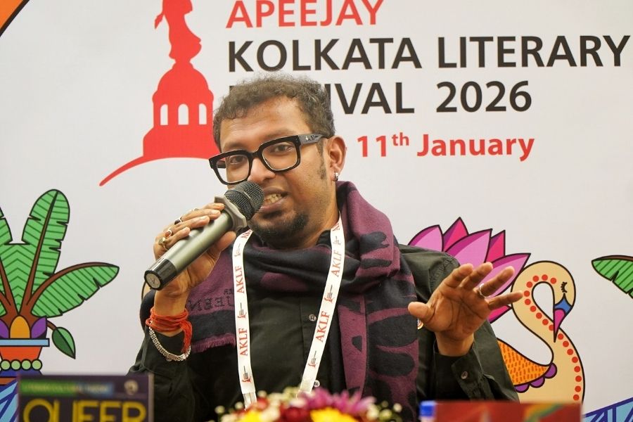 Scholar Rohit K Dasgupta, Kolkata boy and first citizen of Newham Council, speaks at Apeejay Kolkata Literary Festival