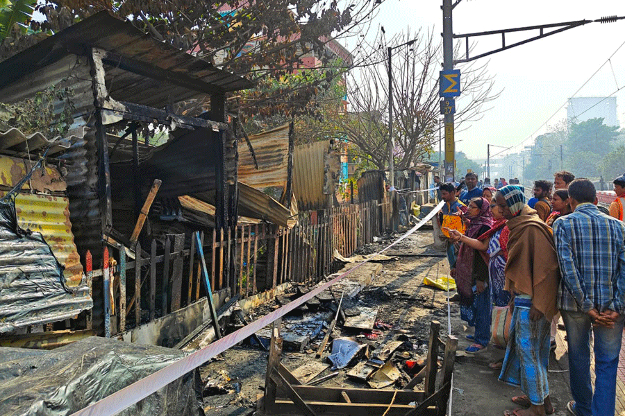 A fire broke at Baghajatin railway station on Monday around 6.30 am leaving several shops burned down.