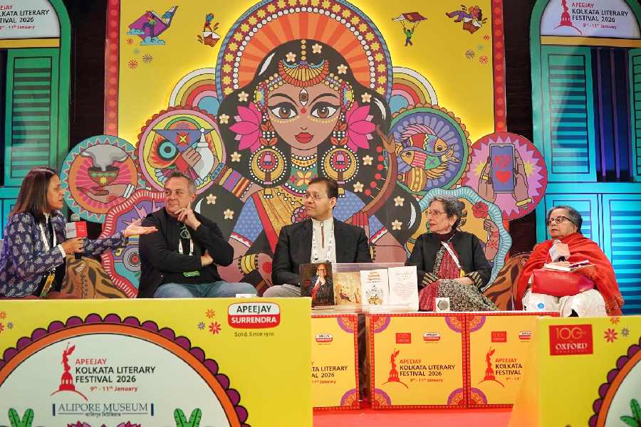 (L-R) Husna-Tara Prakash, Shaun Kenworthy, Aritra Sarkar, Bachi Karkaria and Anita Kar