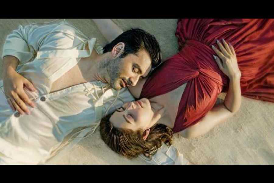 Ankush Hazra and Oindrila Sen in a moment from Shono go dokhino hawa