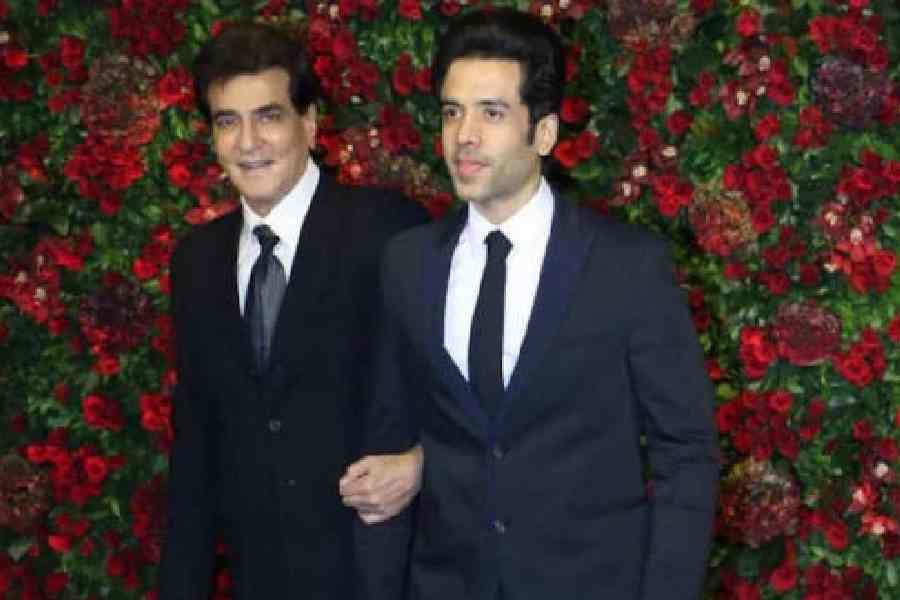Jeetendra (left) and Tusshar Kapoor