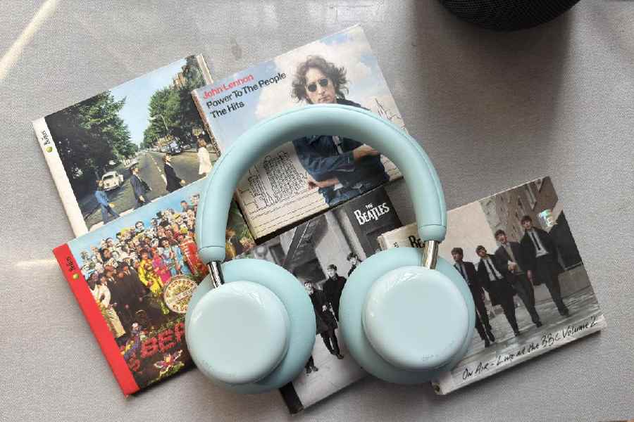 CMF Headphone Pro stands out from the crowd of boring looking personal audio gear by bringing colourful flair and customisable design touches.