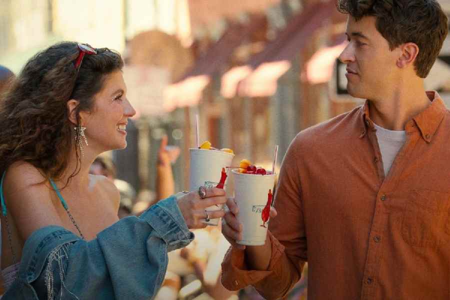 Emily Bader and Tom Blyth in 'People We Meet on Vacation', streaming on Netflix 