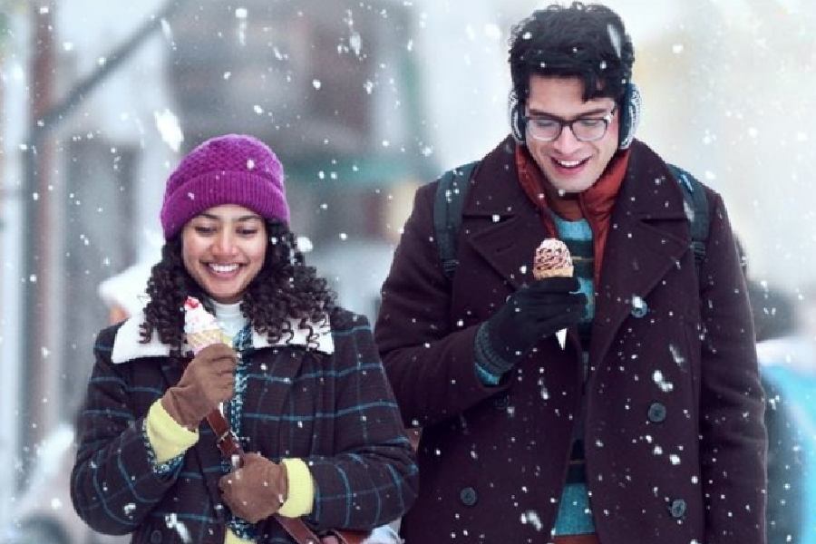 Sai Pallavi and Junaid Khan in ‘Ek Din’ poster