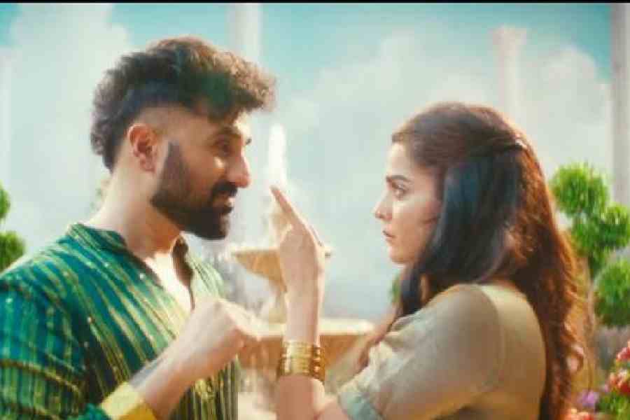 A moment from Happy Patel: Khatarnak Jasoos