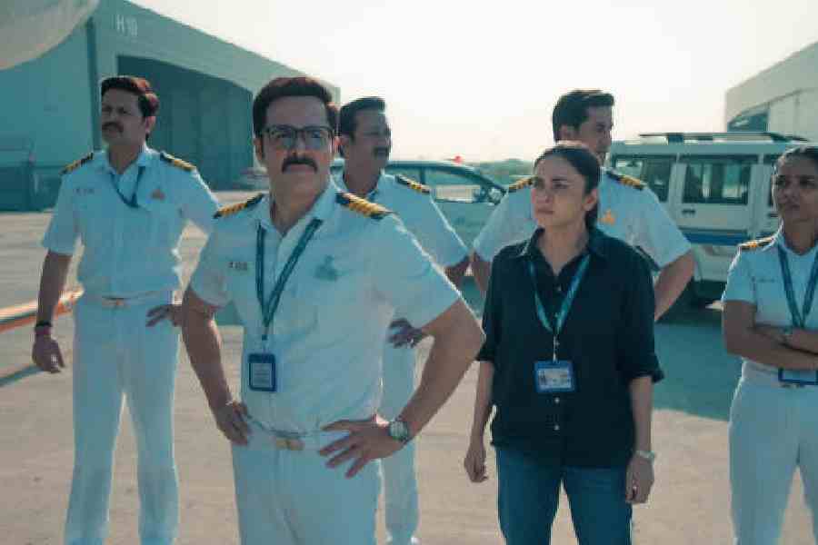 Emraan Hashmi (centre) and Amruta Khanvilkar (in black) in Taskaree, streaming on Netflix