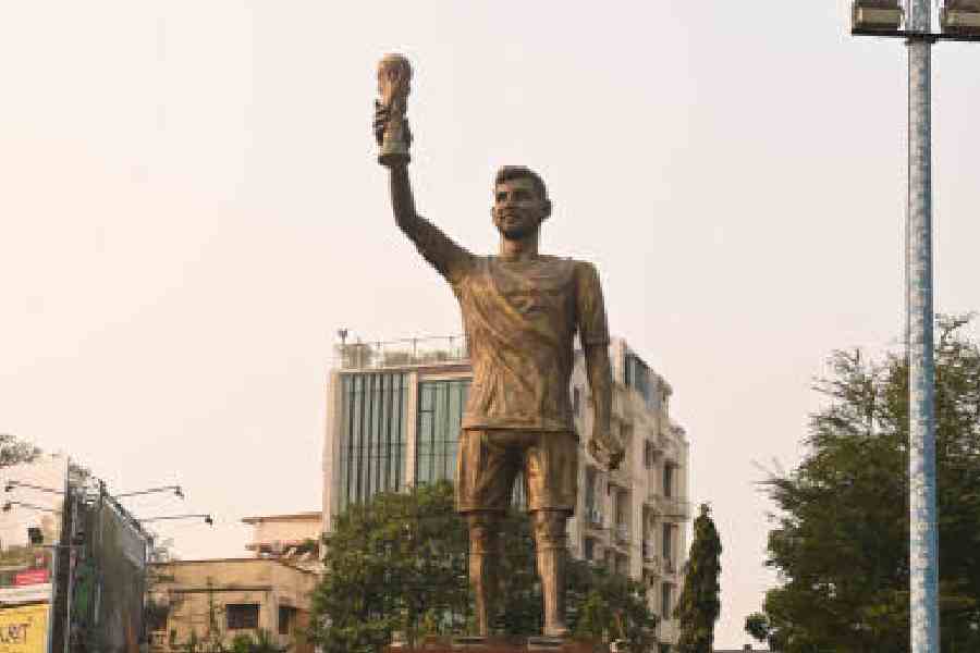 The Messi statue in Lake Town. (Bishwarup Dutta)