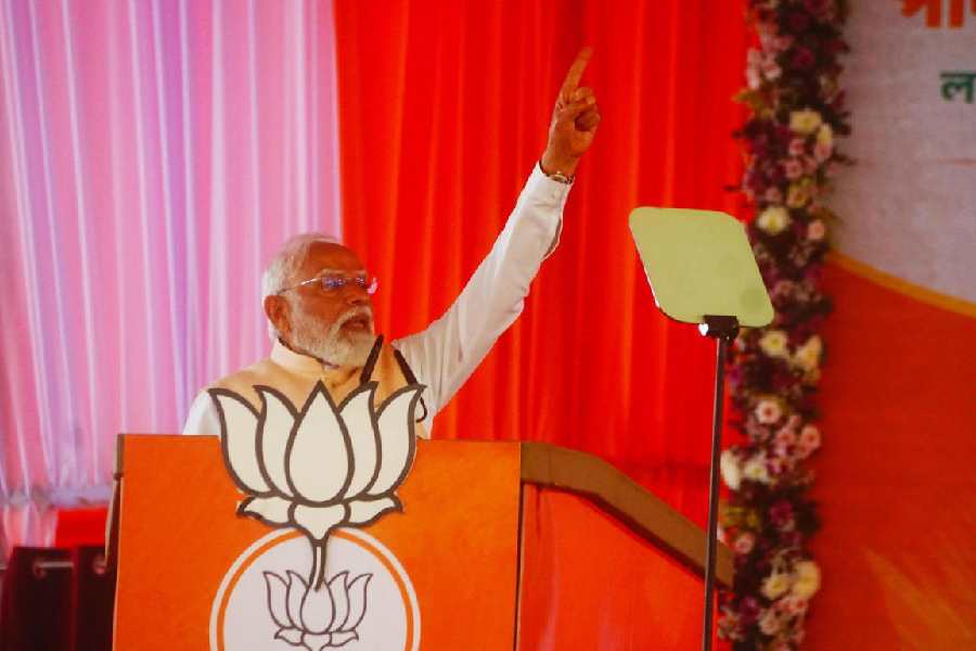 Narendra Modi addresses the public meeting in Malda on Saturday.