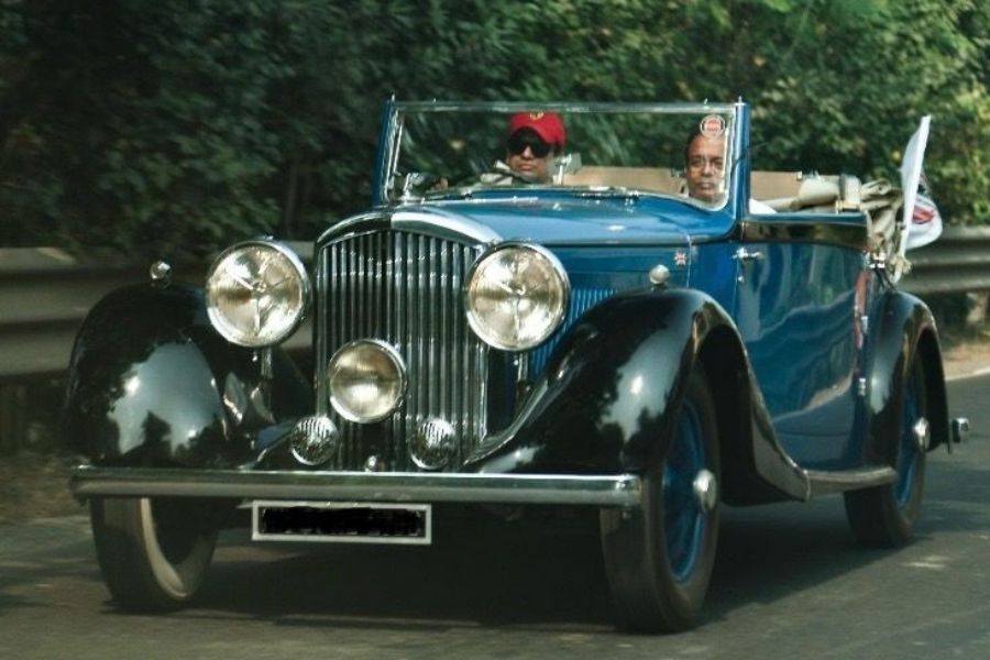 The drophead coupe design allows the car to look classy and racy depending on the occasion