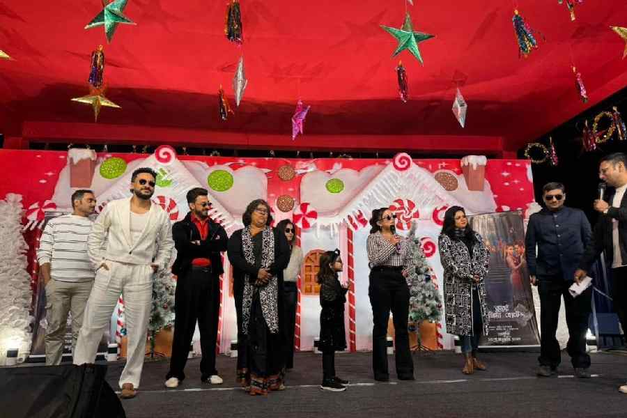 Team Bhanupriya Bhooter Hotel at Nicco Park