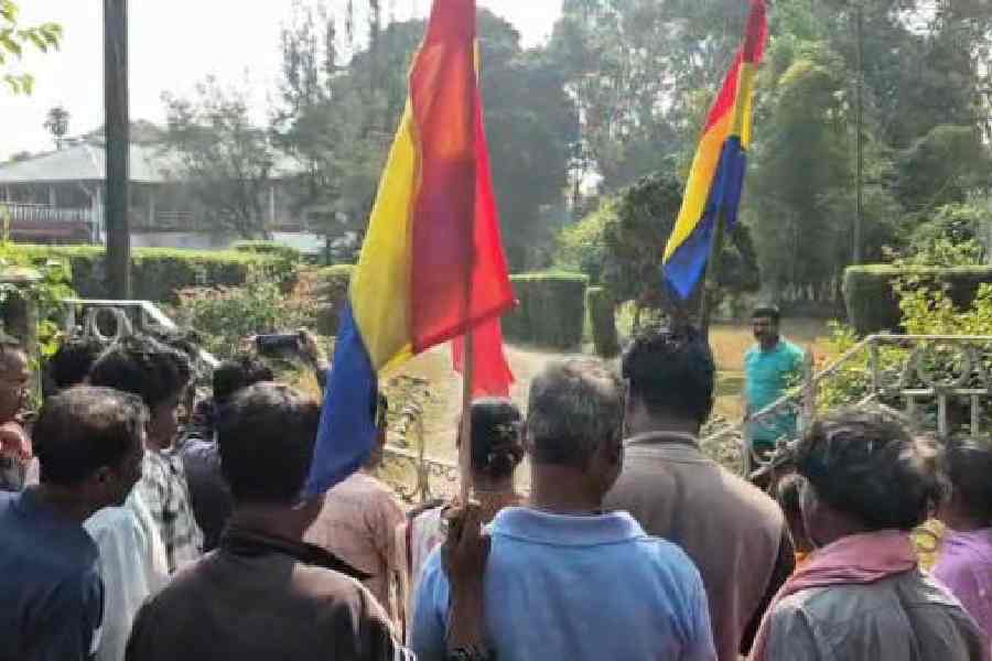 Workers demonstrate at the Kilcott tea estate in Jalpaiguri on Thursday.