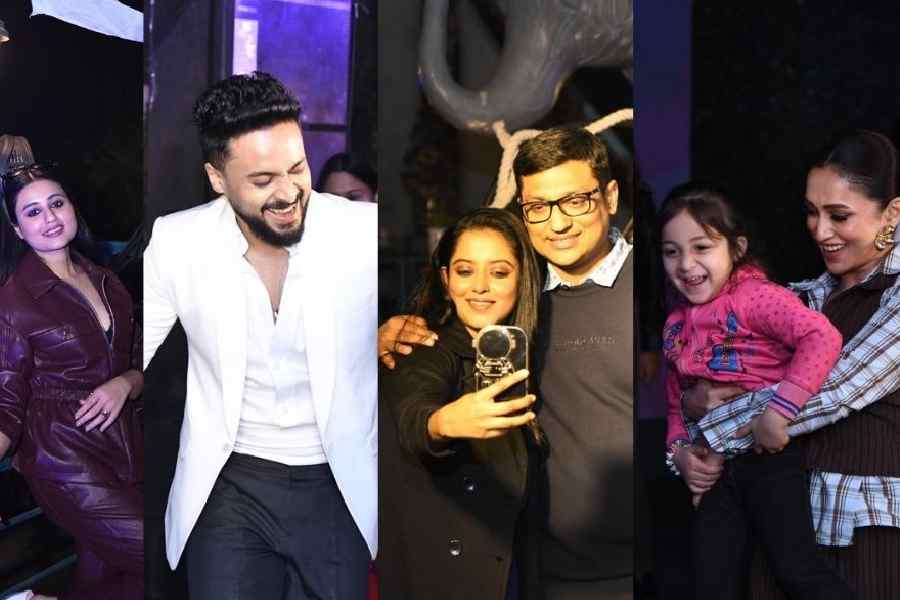 Swastika Dutta, Soham Majumdar, Shruti Das with Aritra Mukherjee, Mimi Chakraborty