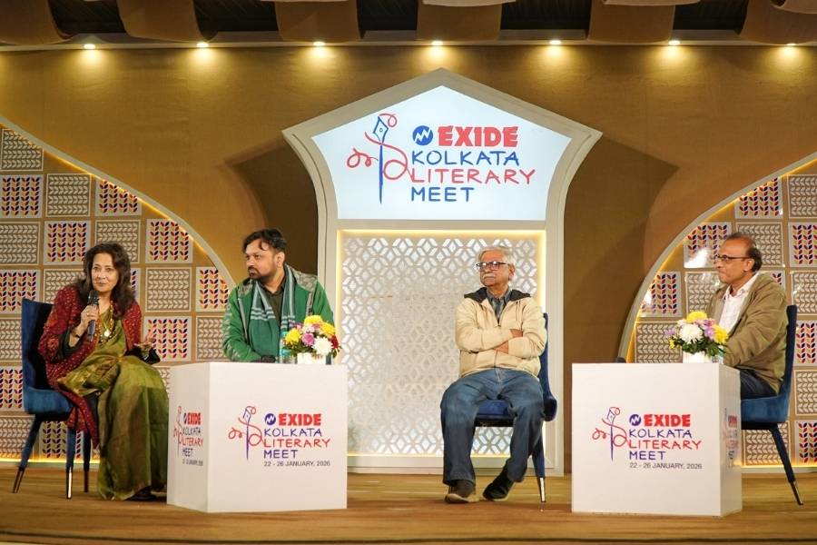 (L-R) Moon Moon Sen, Srijit Mukherji, Sanjoy Mukhopadhyay and Balaji Vittal