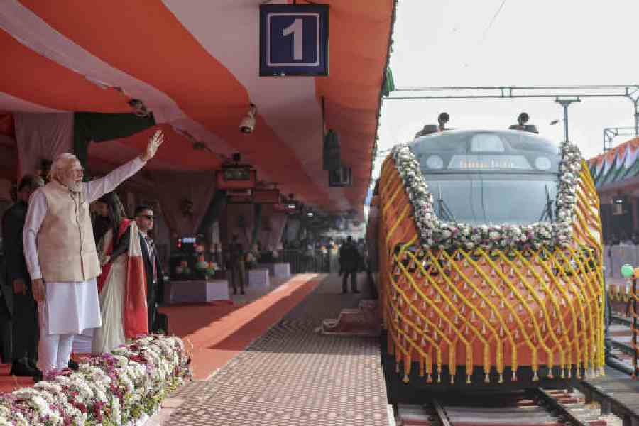 Narendra Modi at the launch of the Vande Bharat sleeper train in Malda on January 17