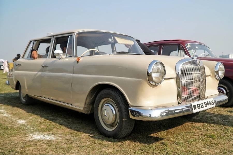 1961 Mercedes-Benz W110 Fintail