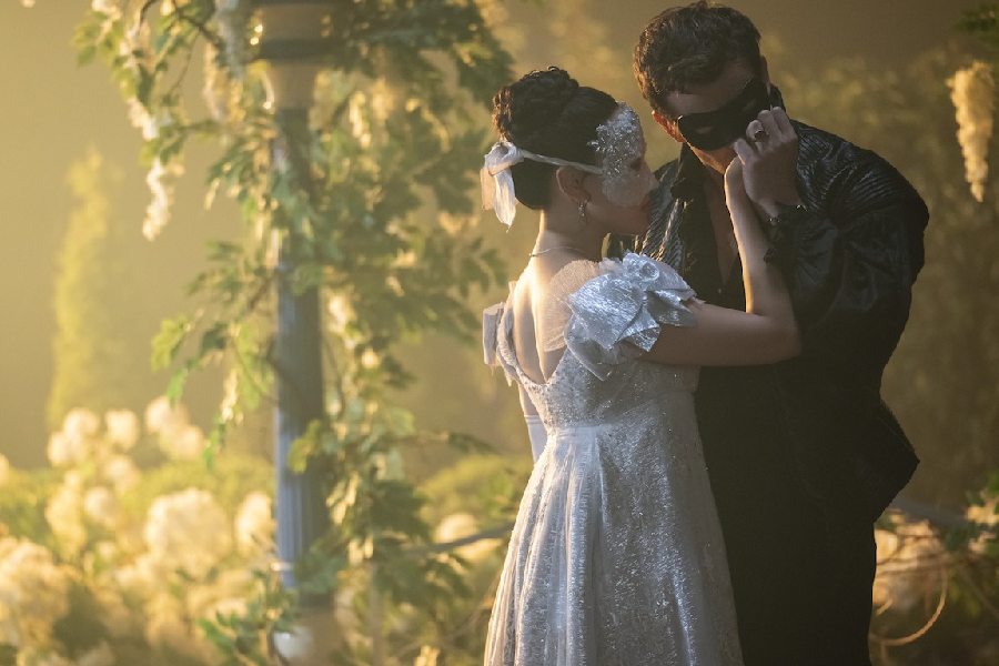Bridgerton Season 4 opens with a masquerade that introduces this season’s lead couple — Luke Thompson’s Benedict Bridgerton and Yerin Ha’s Sophie Baek.