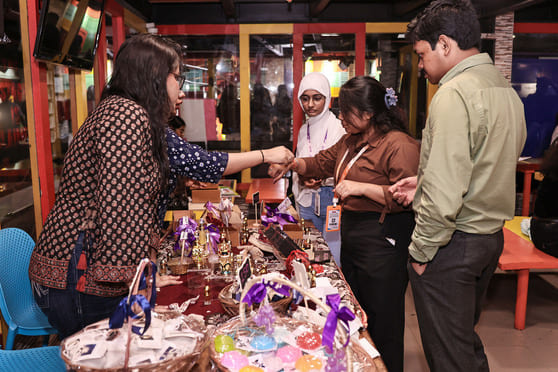 Management events remained one of the major attractions of the festival. Participants presented innovative business ideas, entrepreneurial solutions and strategic plans before distinguished juries comprising industry leaders and academic experts. Competitions such as business simulations, startup pitching contests, marketing challenges and case-study analyses provided students with opportunities to demonstrate their problem-solving abilities and business acumen. These events reflected the aspirations of a new generation of leaders eager to drive innovation and create meaningful impact.