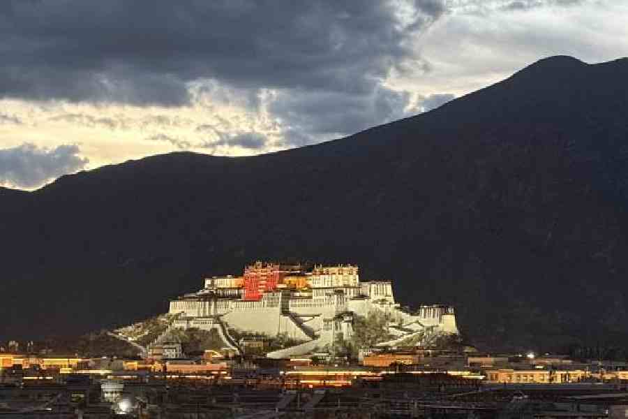 The magnificient Potala Palace in Lhasa at dusk