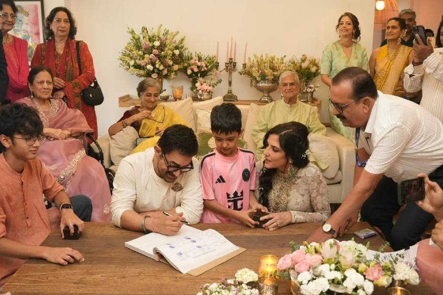 Aamir Khan weds Gauri Spratt