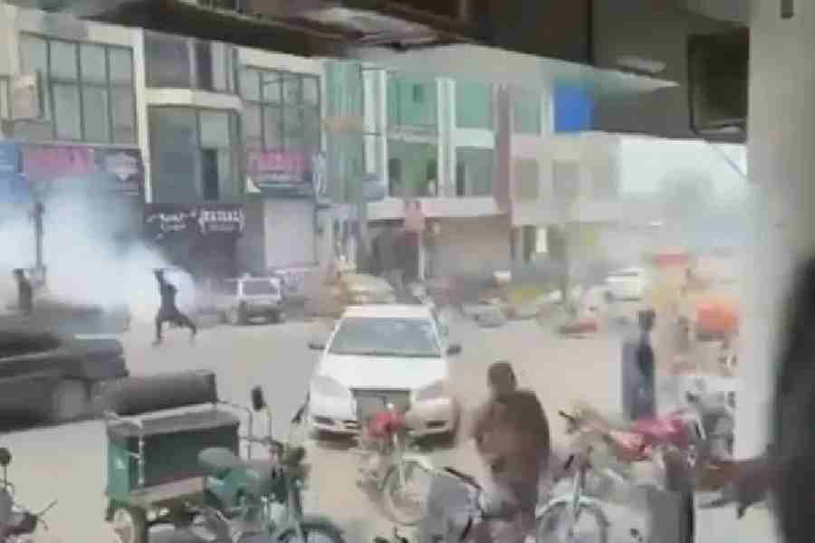12-Year-Old Schoolgirl Killed After DTC Bus Runs Over Scooter in East Delhi