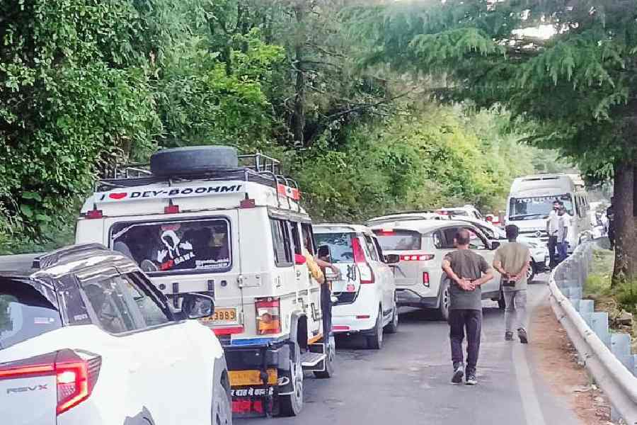 A 4km traffic snarl on the road to Mukteshwar on Saturday. 