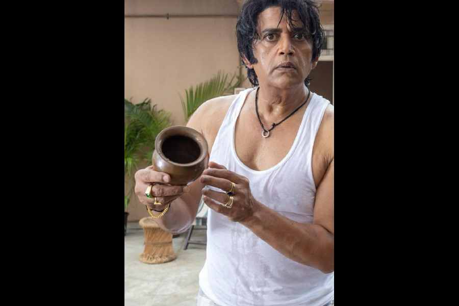Ravi Kishan as Gupta 