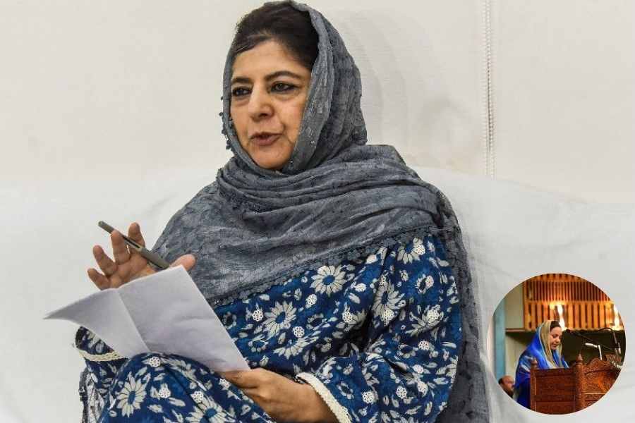 Mehbooba Mufti AIIMS visit