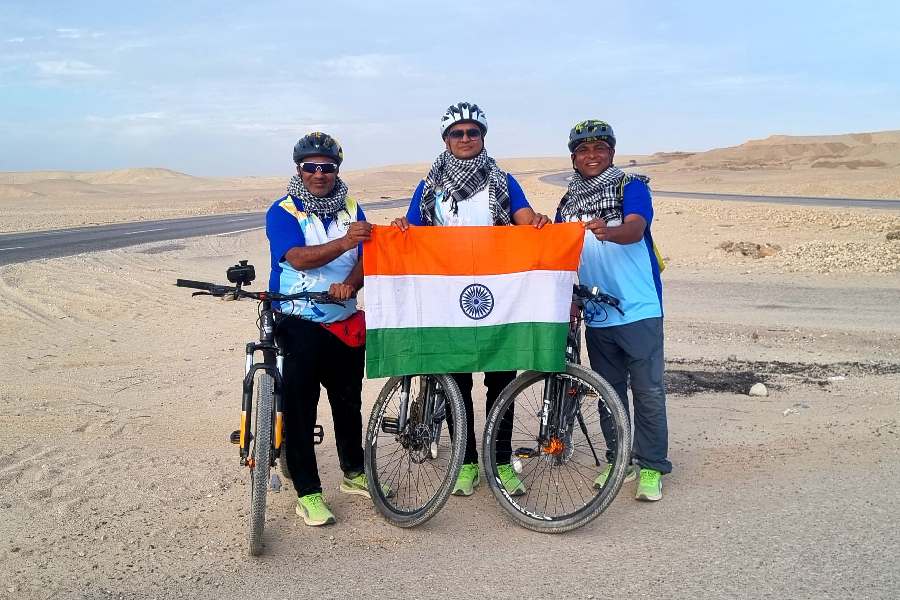 Malay Mukherjee, Partha Pratim Hazra and Debasish Chakraborty on the trails on Sahara Desert