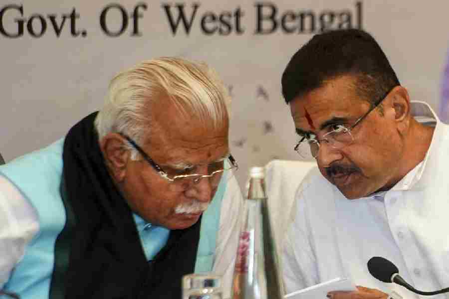 Manohar Lal Khattar and Suvendu Adhikari in Calcutta on May 30. 