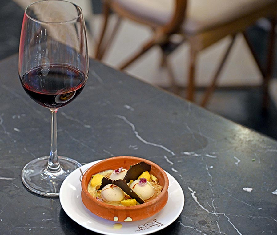 Guests then sampled a Mishti Doi Cheesecake with Rasmalai alongside a Pinot Noir, a pairing that brought together Bengal’s favourite sweet flavours and contemporary wine culture