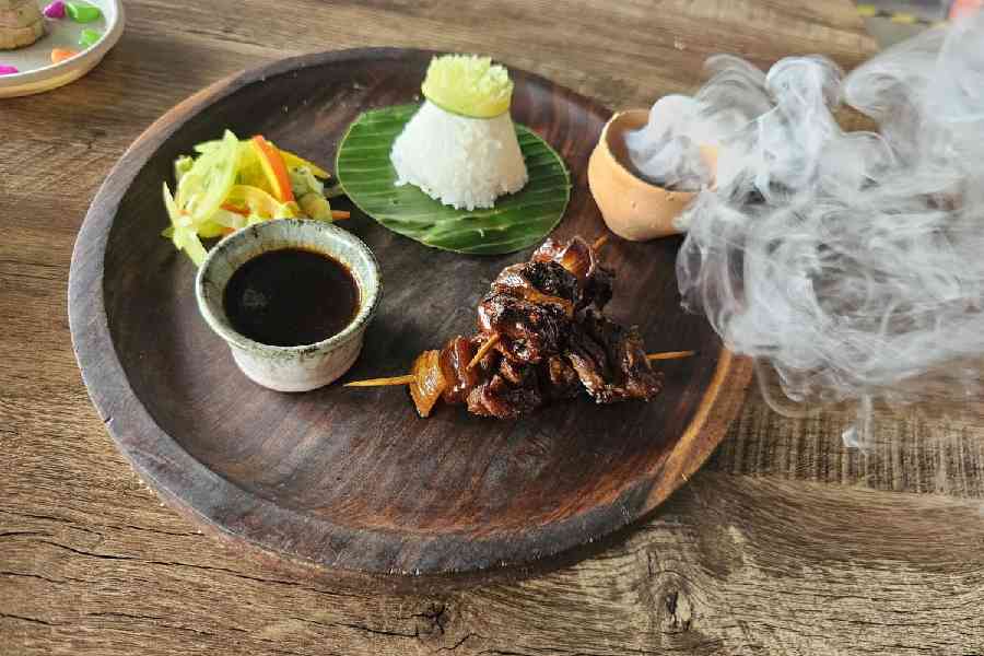 Kushiyaki grilled chicken with Jasmine Rice and salad 