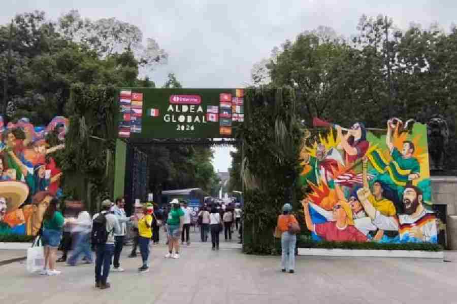 The entrance to the Global Village at Chapultepec