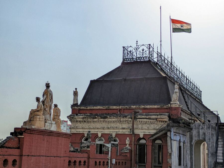 It later housed Fort William College, which trained British officials in Indian languages and culture