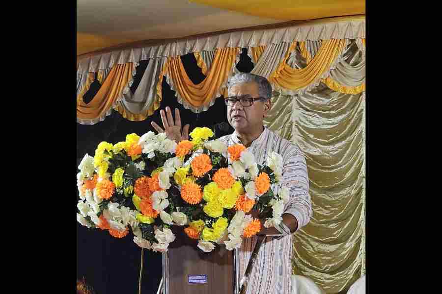 Mukherjee addresses his neighbours