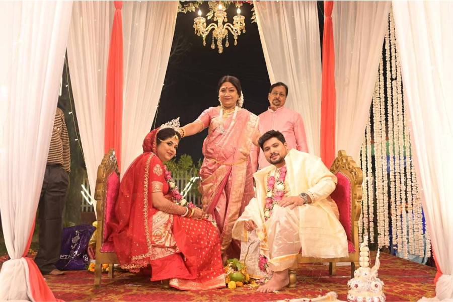Madhurima Sinha with husband Arindam Ghosal and her parents