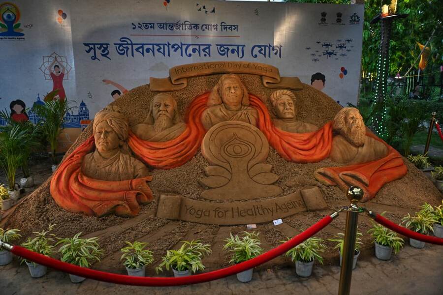 Along the Hooghly, visitors explored sand art displays, interactive zones and photo opportunities.