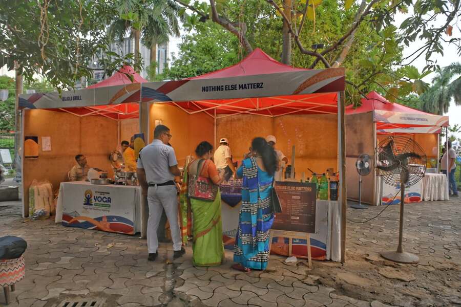 Food stalls serving a range of local flavours and dedicated entertainment zones contributed to the carnival atmosphere. 